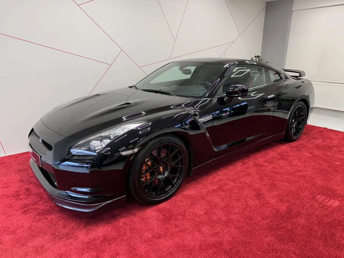 2010 Nissan GT-R - sportscars.cz