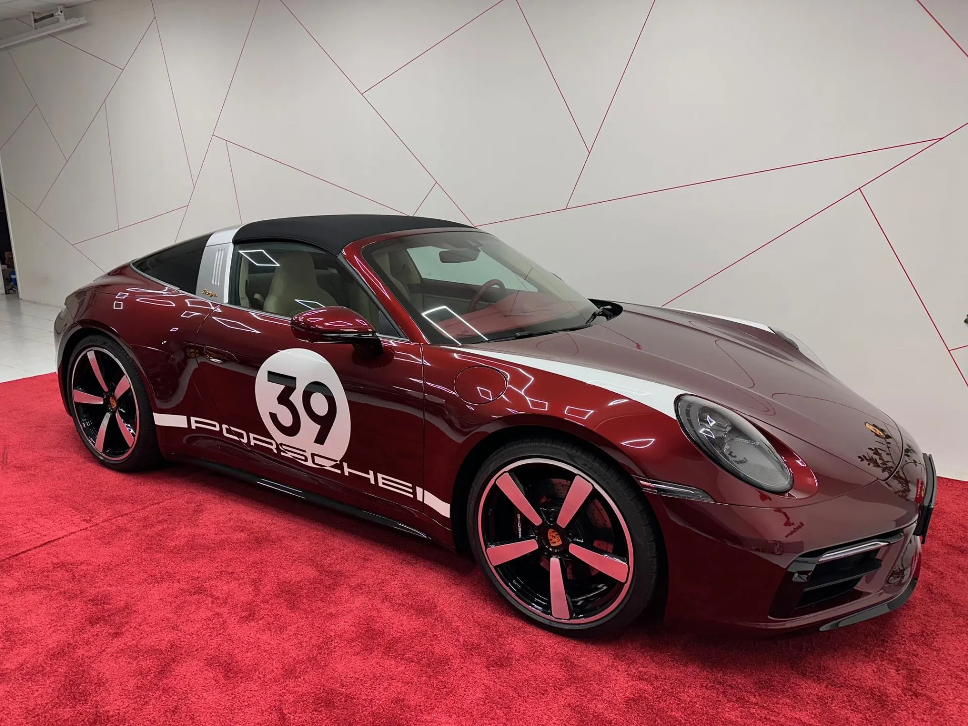 2021 Porsche 911 992 Targa Heritage - sportscars.cz